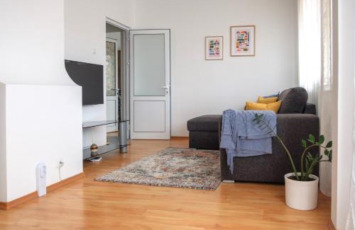 Yambol Apartment | Bright and Cozy Bажолета Apartment in the Heart of Yambol