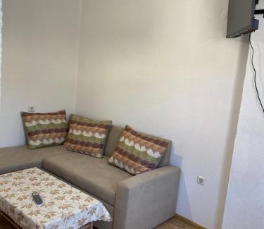 Devin Apartment | Cozy Guest Apartment with Breakfast and Child-Friendly Perks