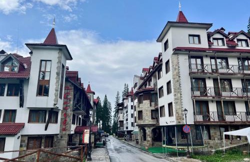 Pamporovo Apartment | Pet-Friendly Apartment Касъл with a 9.2 Guest Rating