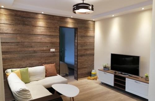 Chepelare Apartment | Stunning Апартамент Легал with Breakfast & Hot Tub Access