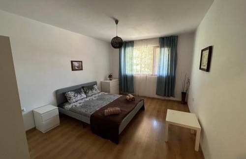 Kazanlak Apartment | Family-Friendly АПАРТАМЕНТ МАЯ: Two-Bedroom Retreat
