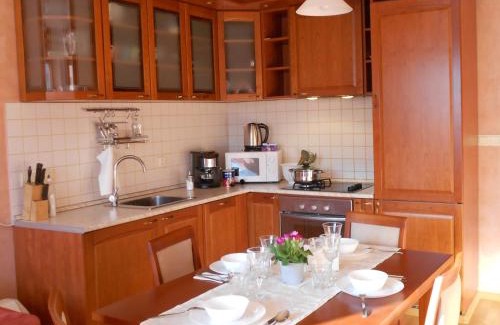 Vitosha District Apartment | Family-Friendly Apartment Mur with Hot Tub and High Ratings