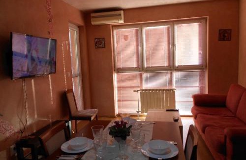 Vitosha District Apartment | Family-Friendly Apartment Mur with Hot Tub and High Ratings