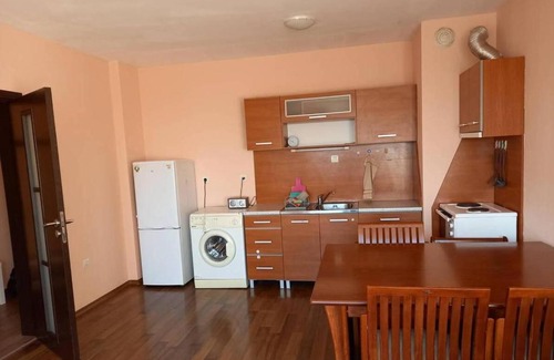 Varna Municipality Apartment | Discover Comfort at Апартамент Романтика - 9/10 Rated!
