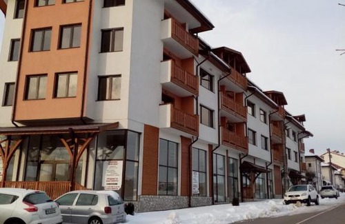 Dobrinishte Apartment | Cozy Apartment for 4 with Pet-Friendly Amenities