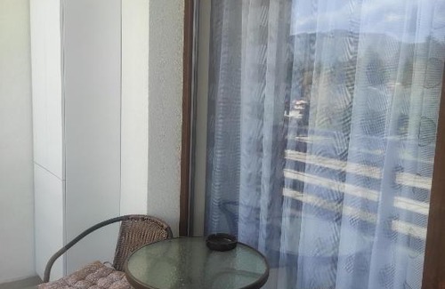 Velingrad Apartment | Top-Rated Апартамент Четири сезона 2 with Hot Tub & Breakfast