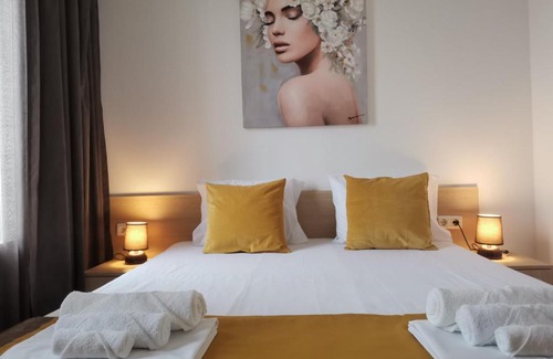 Sozopol Apartment | Oceanfront Apartment Orange in Kavatsi, Sozopol - 10/10 Rating