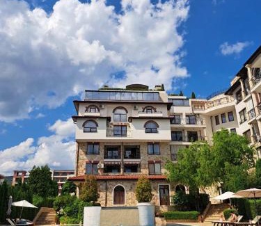 Yurta Apartment | Elegant Apartments at VIP Complex ARTUR with Ocean Views