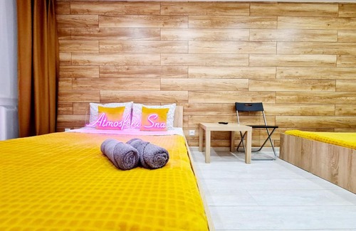 Novosibirsk City Centre Apartment | Explore АПАРТ1: Pet-Friendly Near Zoo & Water Park