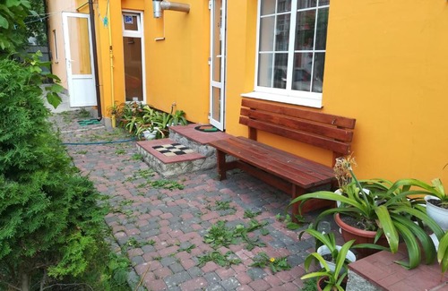Poltava Oblast Apartment | Family-Friendly Stay at Апельсин with Kitchen Amenities