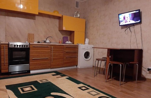 Tyumen Apartment | Pet-Friendly Аппартаменты with Breakfast & Hot Tub Await