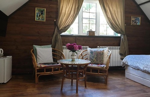Pereslavl-Zalesskiy House | Art Hotel "At the Artists": Exceptional Stay with Hot Tub