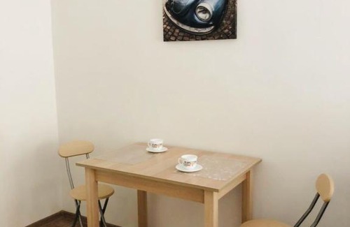 Admiralteyskiy Apartment | Art Studio Happy Color: Relax with a Hot Tub Experience