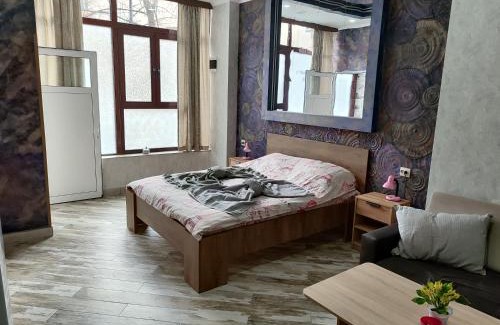 Sliven Apartment | Guest Rated: АРТ 3 - Family-Friendly Comfort Awaits