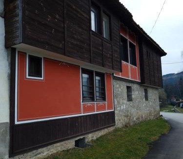 Koprivshtitsa House | Discover Астра къща за гости: Family-Friendly Retreat