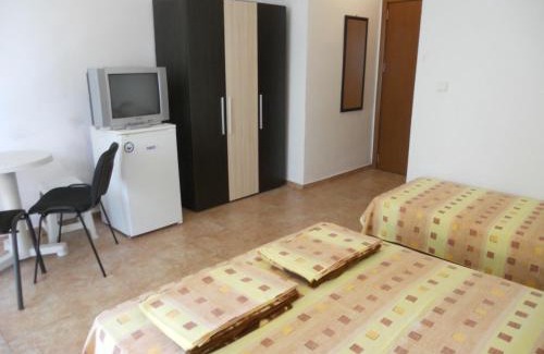 Akhtopol House | Family-Friendly Stays at Ахтопол - Guest Rated 10/10