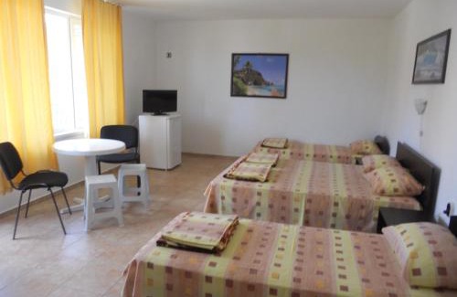 Akhtopol House | Family-Friendly Stays at Ахтопол - Guest Rated 10/10
