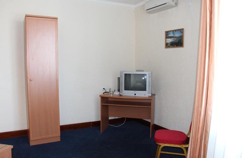 Ulan-Ude Hotel | Budget-Friendly Stay at Аян Отель with Breakfast Included