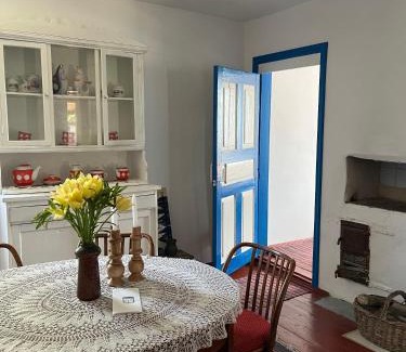 Moshny House | Budget-Friendly Бабусина хатка: 9.8 Guest Rated with Pets Allowed