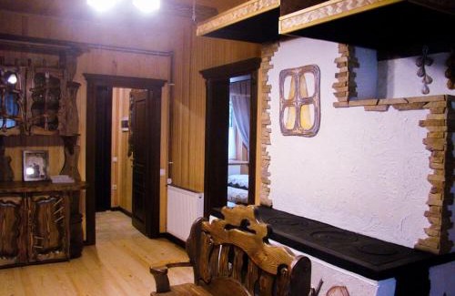 Velyka Omeliana Villa | Family-Friendly Retreat at Гаївка Cottages - 10/10 Rating
