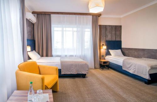 Ternopil Hotel | Explore Байків: Family-Friendly Stay with Private Pool