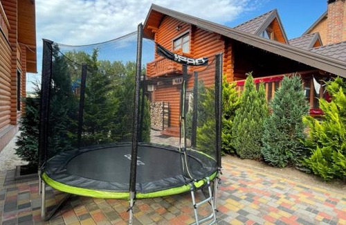 Vinnichki Hotel | Comfortable Stay at Батярський Двір with Pool & Hot Tub