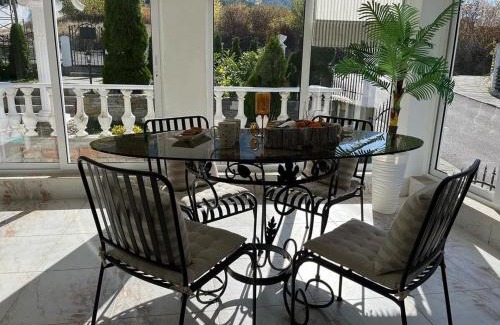 Sapareva Banya Apartment | Beliyat Kŭt: Guest Rated 10/10 & Pet-Friendly Retreat