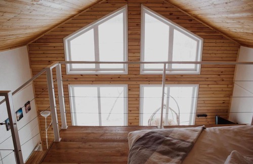 Bratsk Ski Chalet | Beliy Bereg: Family-Friendly Stay with Pool & Breakfast