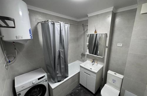 Cholpon-Ata Apartment | Beachfront Retreat at Берег 5: Family-Friendly Getaway