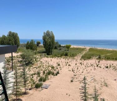 Cholpon-Ata Apartment | Oceanfront Escape at Берег3 - Guest Rated 10/10