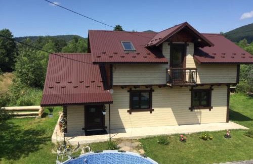 Mykulychyn Apartment | Exceptional Берізка Hotel: Family-Friendly with Pool Access