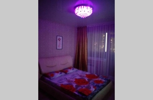 Chelyabinsk Apartment | Top-Rated Stay at Братьев Кашириных 131 а with Breakfast