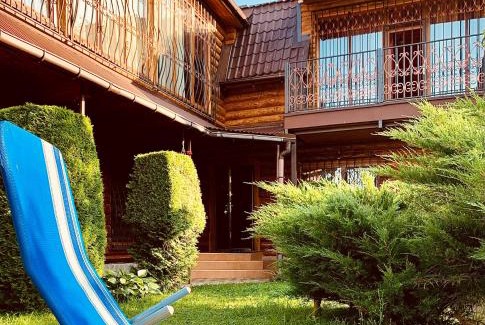 Polyana House | Mountain Retreat: Guest Rated 10/10 with Hot Tub & Breakfast