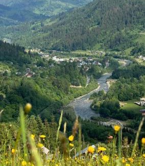 Snidavka House | Picturesque Retreat: Family-Friendly Accommodation Awaits