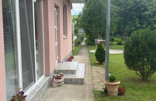 Berehove House | Unwind at Dana: Family-Friendly Retreat with 9.6 Rating