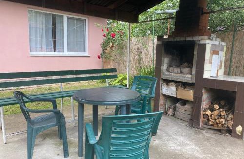 Berehove House | Unwind at Dana: Family-Friendly Retreat with 9.6 Rating