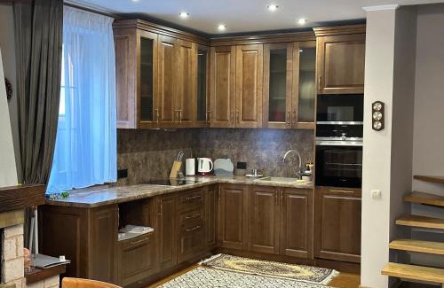 Turya Paseka House | Cozy Mountain Retreat with Spa & Private Pool Amenities