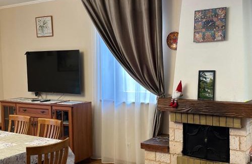 Turya Paseka House | Cozy Mountain Retreat with Spa & Private Pool Amenities