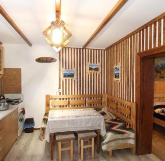 Yaremche House | Pet-Friendly Будиночок для щастя: Guest Rated 9.9/10