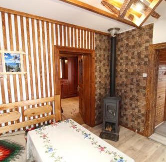 Yaremche House | Pet-Friendly Будиночок для щастя: Guest Rated 9.9/10