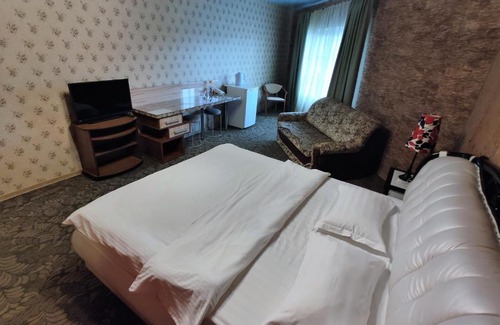 Novoabzakovo Apartment | Inviting Bungalows with Hot Tub Near Club Меблированные