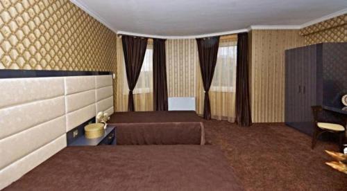 Haskovo Hotel | Inviting Hotel History: Oceanfront Retreat with Pool & More