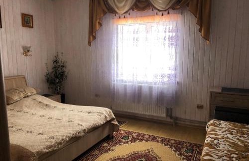 Podobovets House | Perfect Getaway at Біля комори - Family-Friendly Retreat