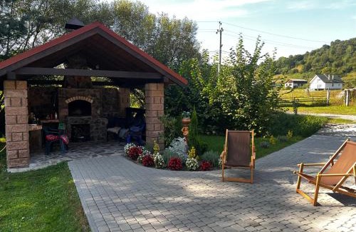 Zhdeniyevo Apartment | Pet-Friendly Retreat at Willow Yard with Pool & Spa Access