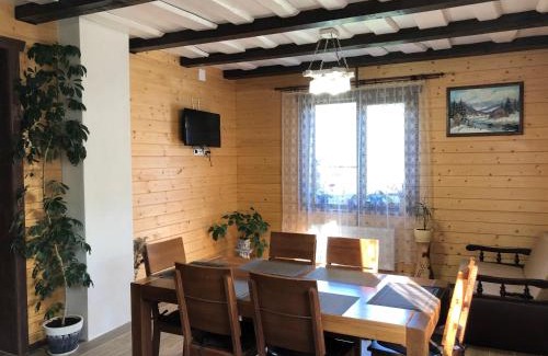 Zhdeniyevo Apartment | Pet-Friendly Retreat at Willow Yard with Pool & Spa Access