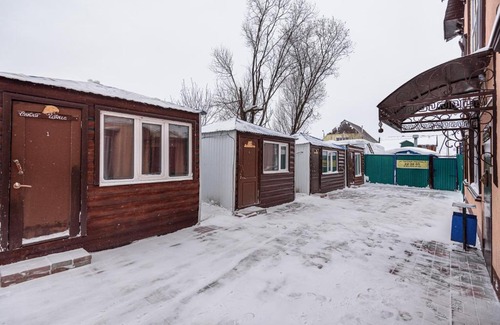 Nizhnevartovsk Hotel | Versal: Family-Friendly Hotel with Pool and Breakfast