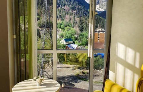 Dombay Apartment | Top-Rated ВЕРШИНА apart 713 with Pool & Hot Tub Access