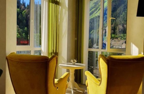 Dombay Apartment | Top-Rated ВЕРШИНА apart 713 with Pool & Hot Tub Access