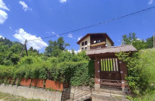 Smolyan House | Discover Comfort at Вила Беевски with Oceanfront Views
