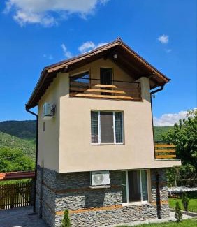 Boboshevo Villa | Discover Вила Доброво: Pet-Friendly Retreat with Pool